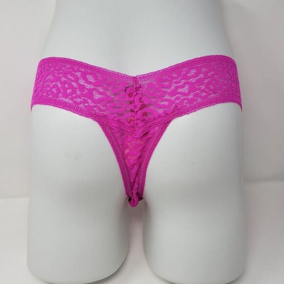 Victoria's Secret Thong Panties Womens One Size Pink The Lacie Lace Leopard NEW - Picture 1 of 9